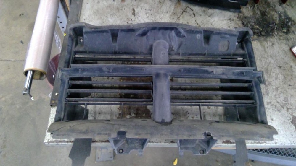 RAM 1500 2016 Air Shutter 635787