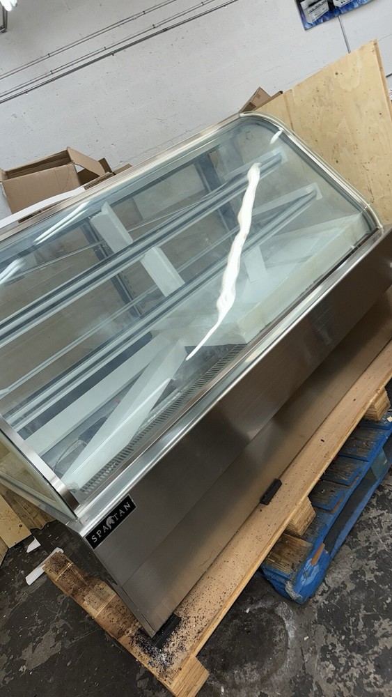 CURVED GLASS 72" Display Case 72" REFRIGERATED DELI - BAKERY DISPLAY CASE