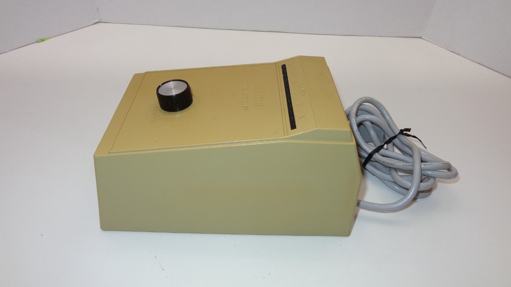 Nikon UN Transformer Variable Voltage Power Supply