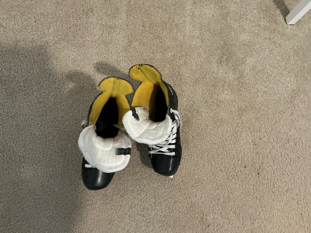 Bauer Supreme S160 Size 6 D Ice Skates Size 7.5