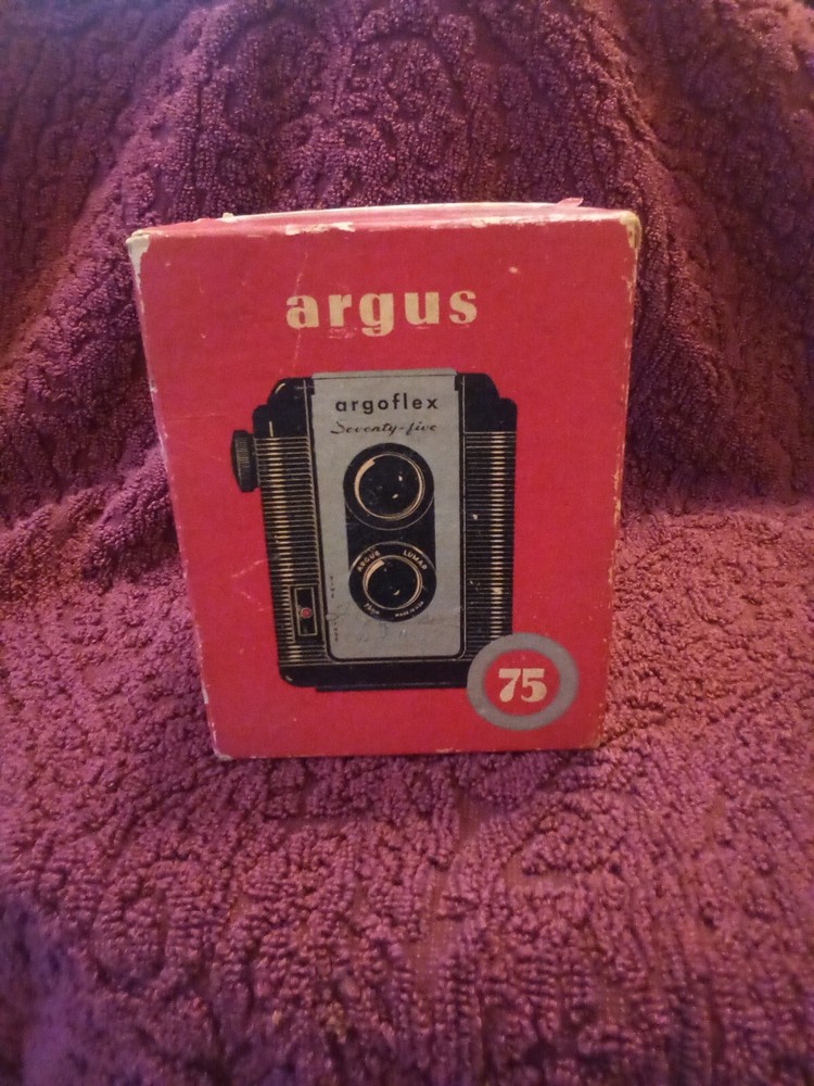 Vintage Argus Argoflex 75 Camera with Strap UNTESTED