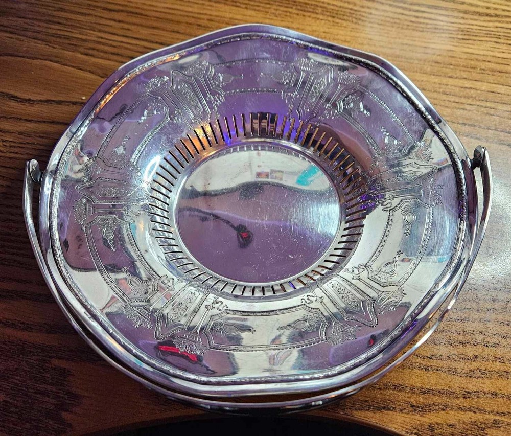 Wm Rogers Hamilton.can E.P. 274 Plate Dish With Handle