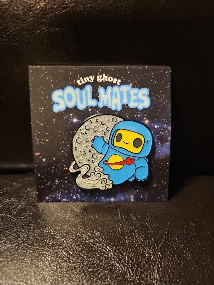 C2E2 Tiny Ghost Soul Mates Major Tom Blue Variant Pin