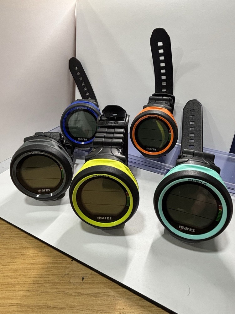 Mares Puck 4 Dive Computer Assorted Colors (Sold Together)