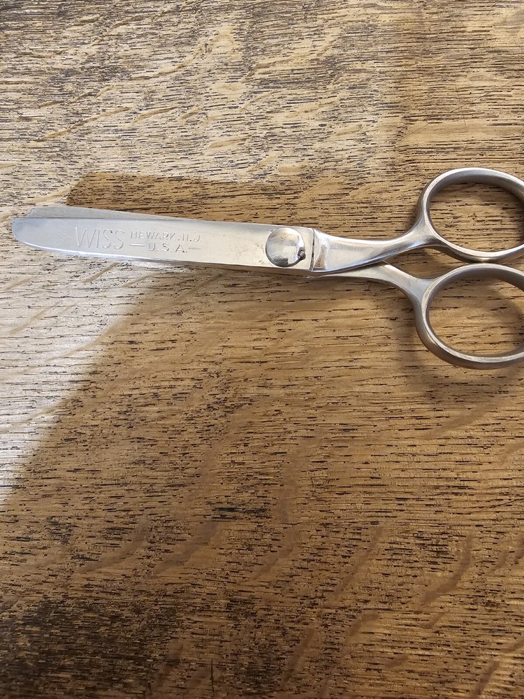 Vintage WISS Junior Pinker Model D With Original Box (Bin3)