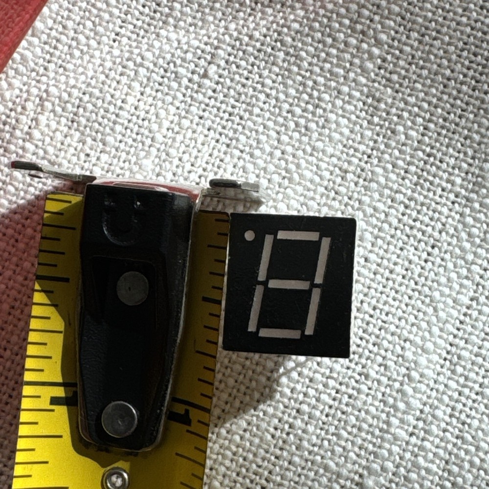 7 Segment Display - 10 Pin - Black Surface - 10 Pins