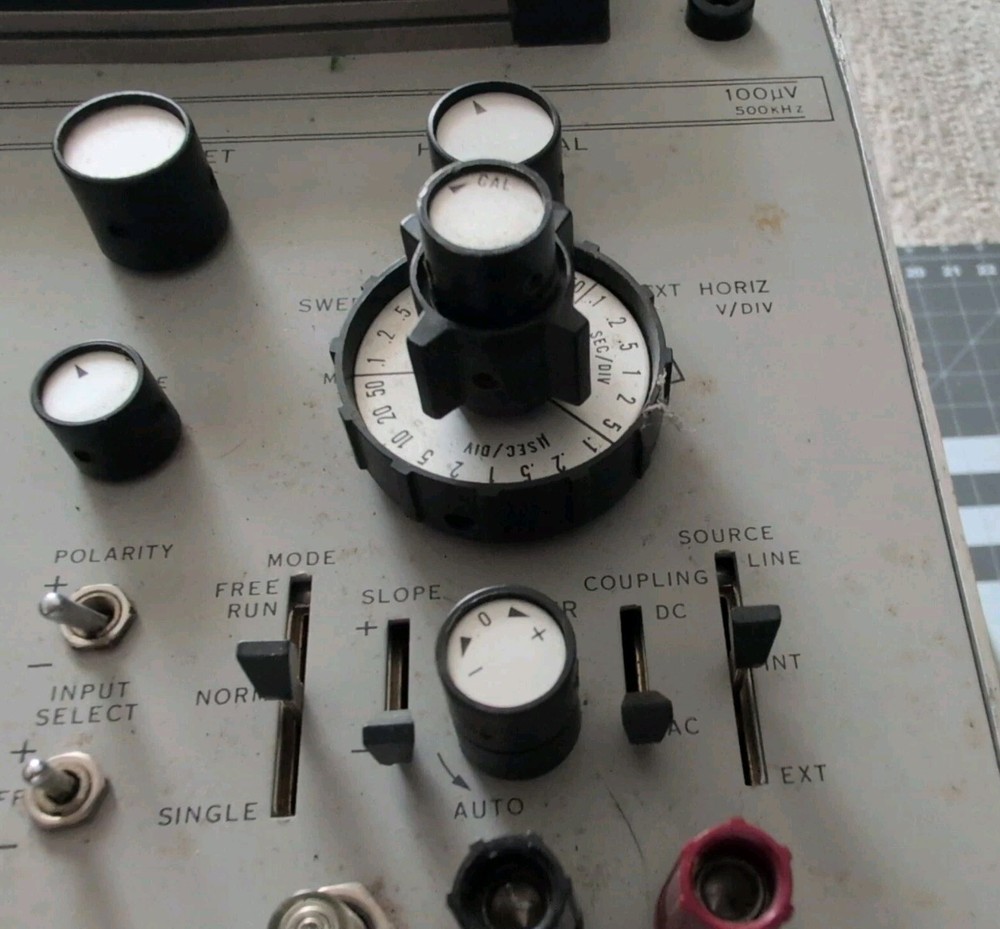 HP Hewlett Packard 1202A OSCILLOSCOPE (powers on *BUT READ DESCRIPTION*) #ENGR