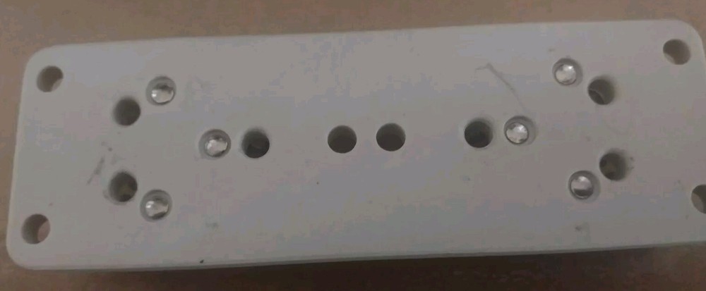 Ham Radio Ceramic frequency crystal socket. SOCKET ONLY. NO CRYSTAL ( NOS )