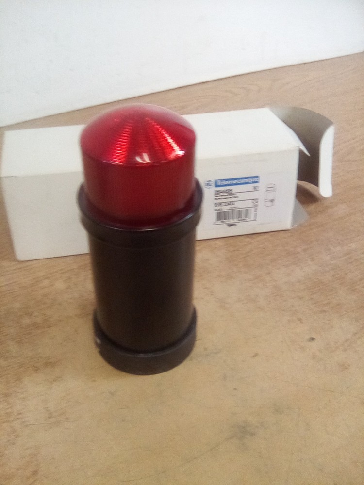 Telemecanique XVB L8G4 Red Strobe Beacon 120V "READ DESCRIPTION"