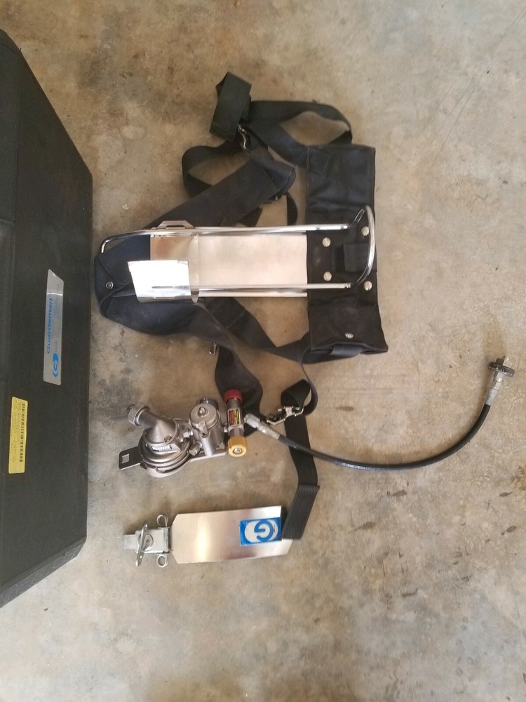 GLOBE GUARDIAN * Firefighter Oxygen Regulator & O2 Tank Pack Harness * w/ Case