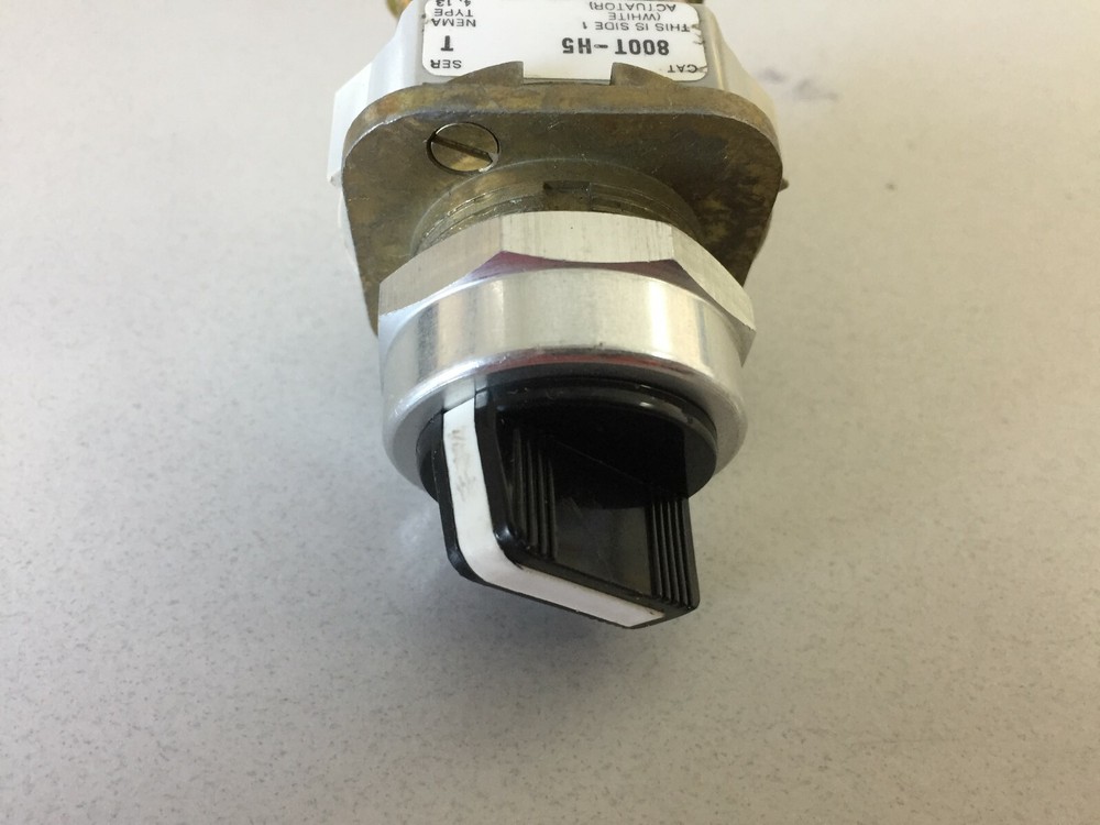 ALLEN BRADLEY 800T-H5 SELECTOR SWITCH