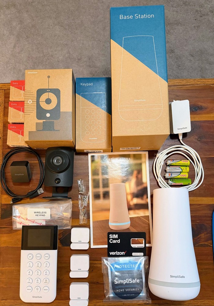 SimpliSafe Security System Base (G3-SSBS3) with Keypad, Indoor Camera and Entry