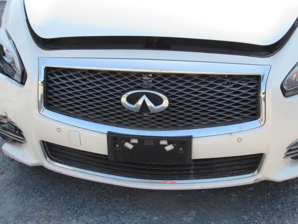 Q70 2017 Glove Box 1066848