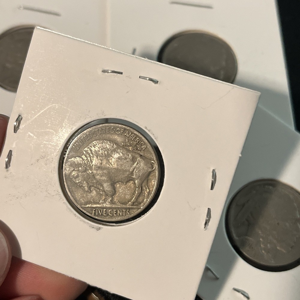 1928 P Buffalo Nickel average VF / XF Quantity 1 Random