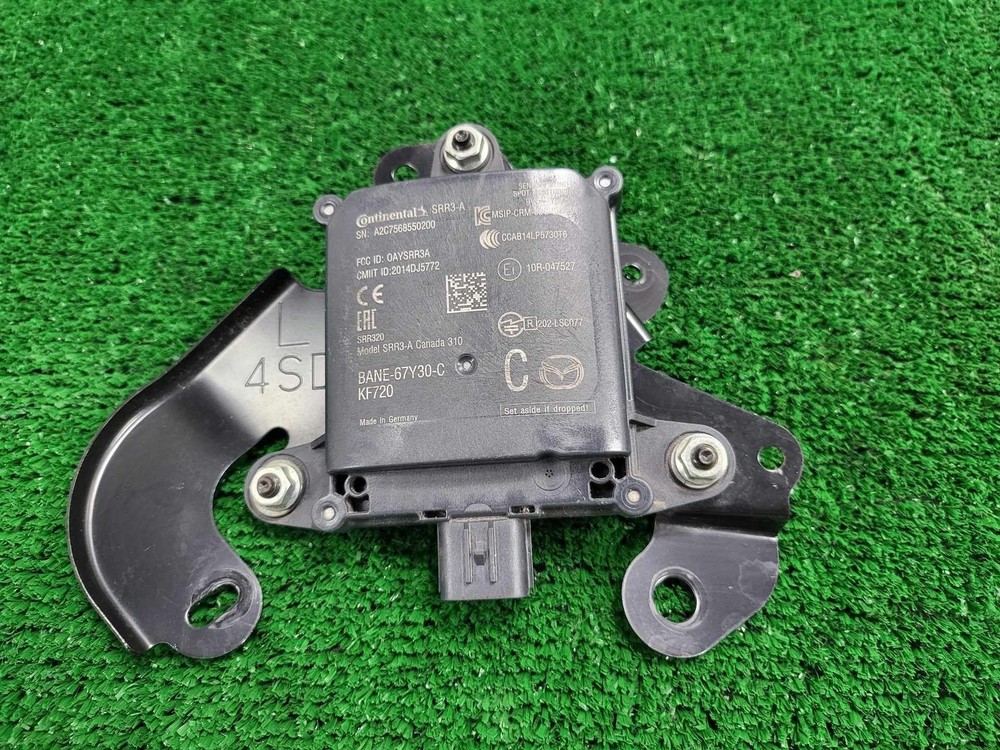 2017 - 2018 MAZDA 3 BLIND SPOT MODULE RADAR SENSOR PN: BANE67Y30
