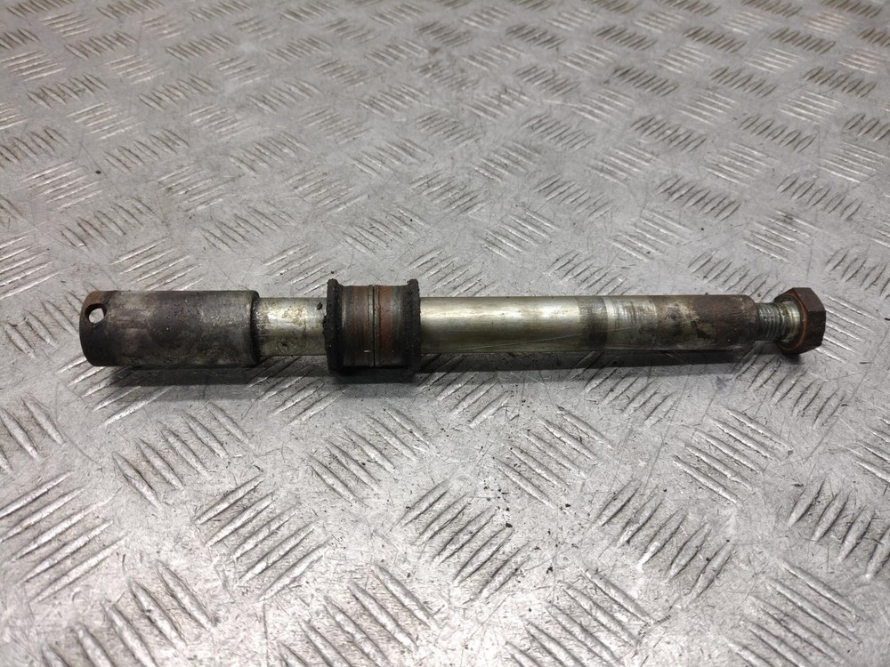 2006 APRILIA RS125  FRONT SPINDLE