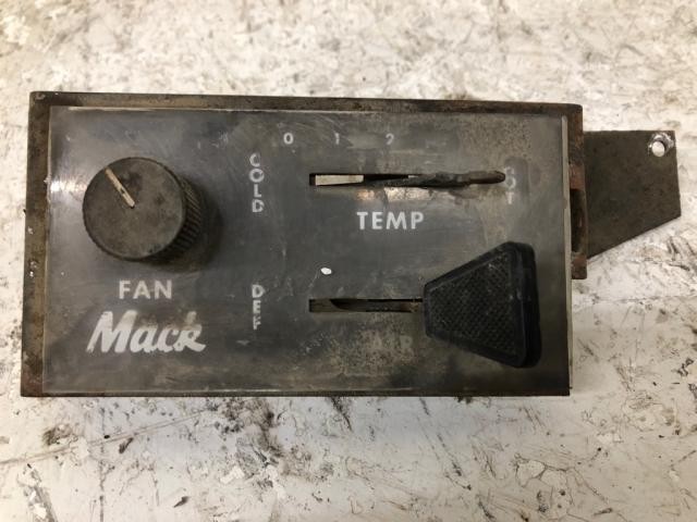 Mack DM600 Heater A/C Temperature Controls - Used