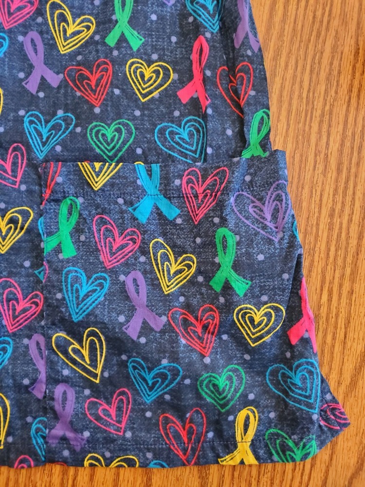 Dickies Scrub Top Medium!! NWOT!! Blue With Hearts/Ribbons