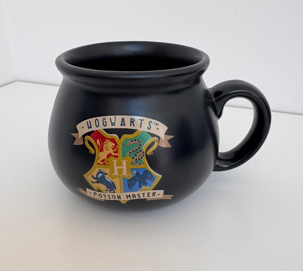 Harry Potter Hogwarts Potion Master School Crest Black Cauldron 3D Ceramic Mug