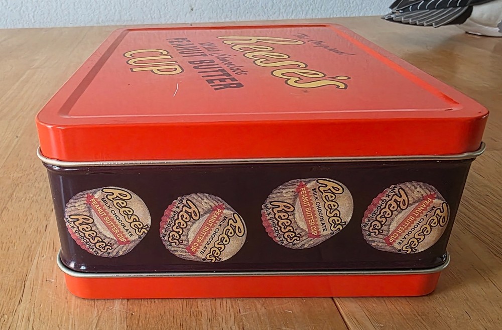 Reese's Peanut Butter Cup Lunch Box