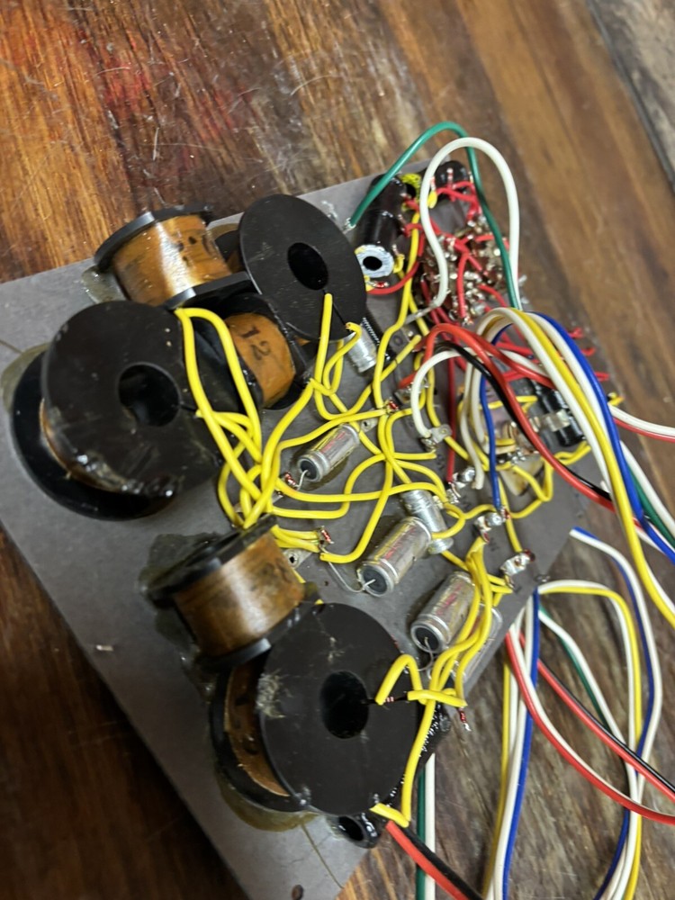 One Pioneer CS-99 Speaker Crossover WORKS BUT NEEDS SOME WORK, READ