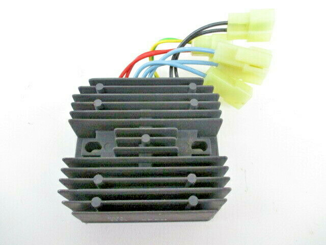 John Deere Regulator (AM877958)