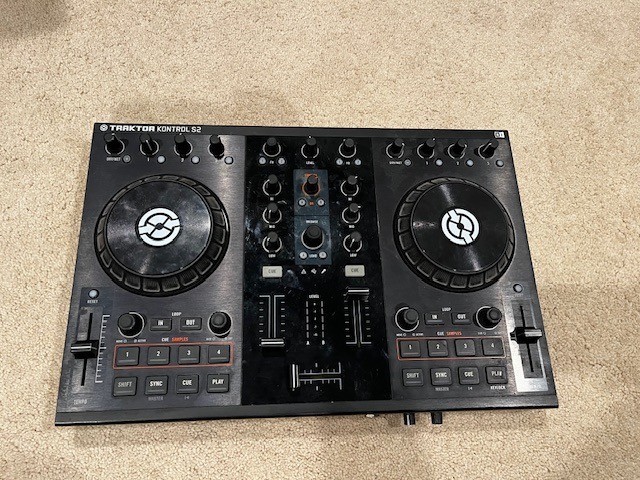 Native Instruments Traktor Kontrol S2 MK1