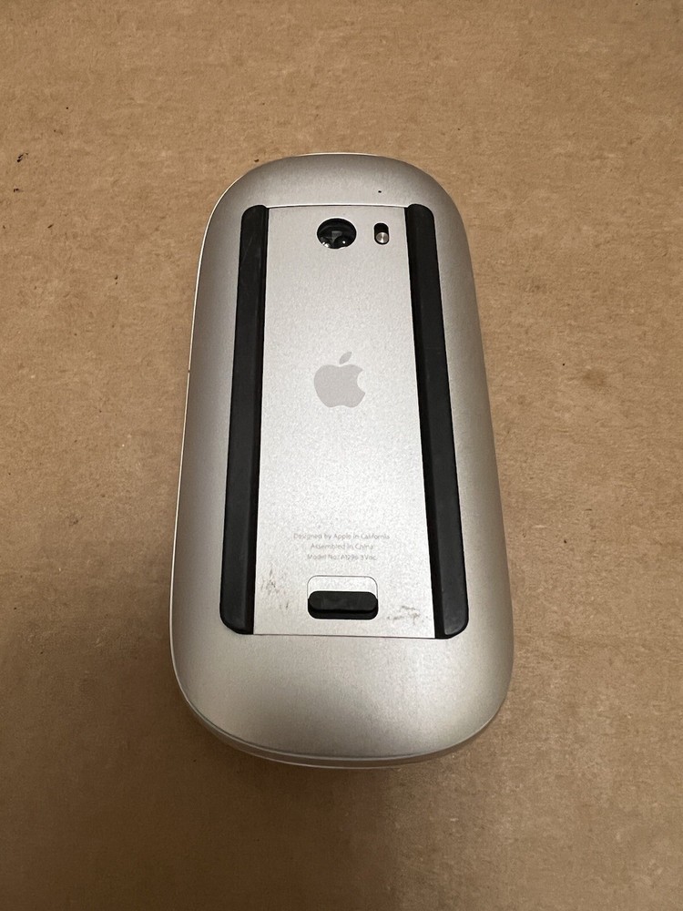 Apple Magic Mouse A1296 White Wireless Bluetooth + Fresh Batteries. Works Great