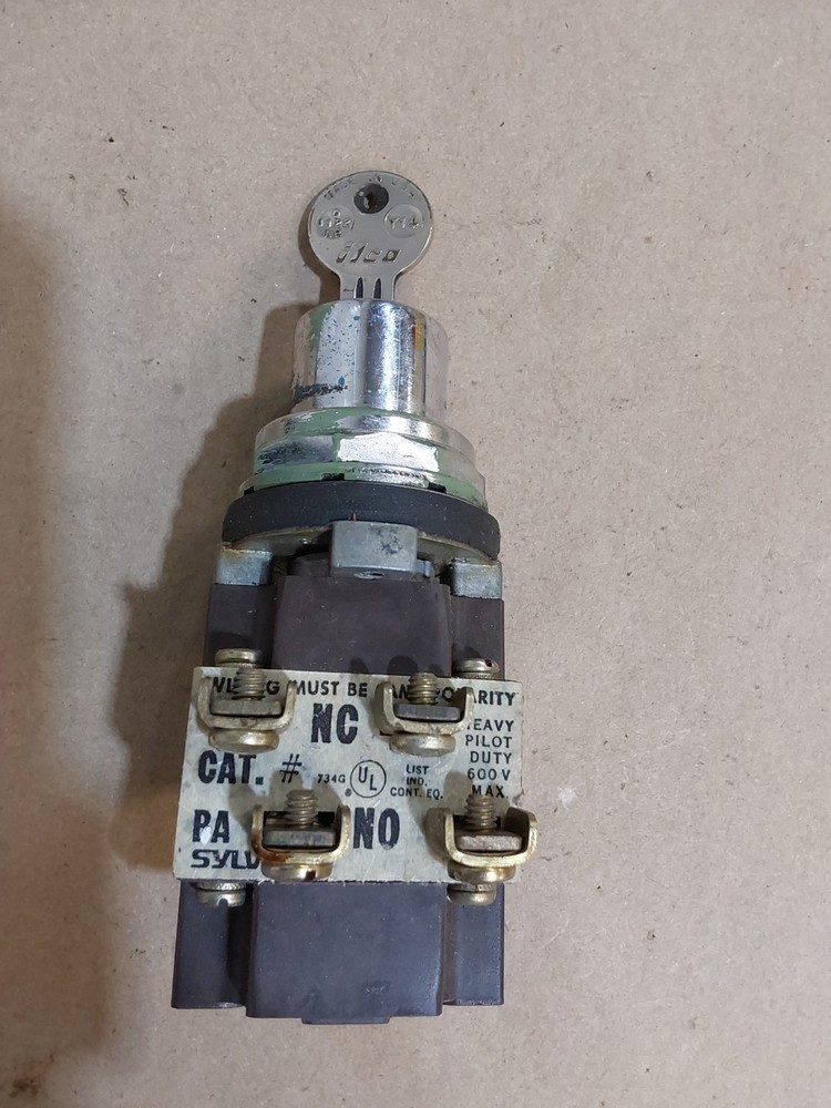SYLVANIA Selector Switch 734G Used With Key
