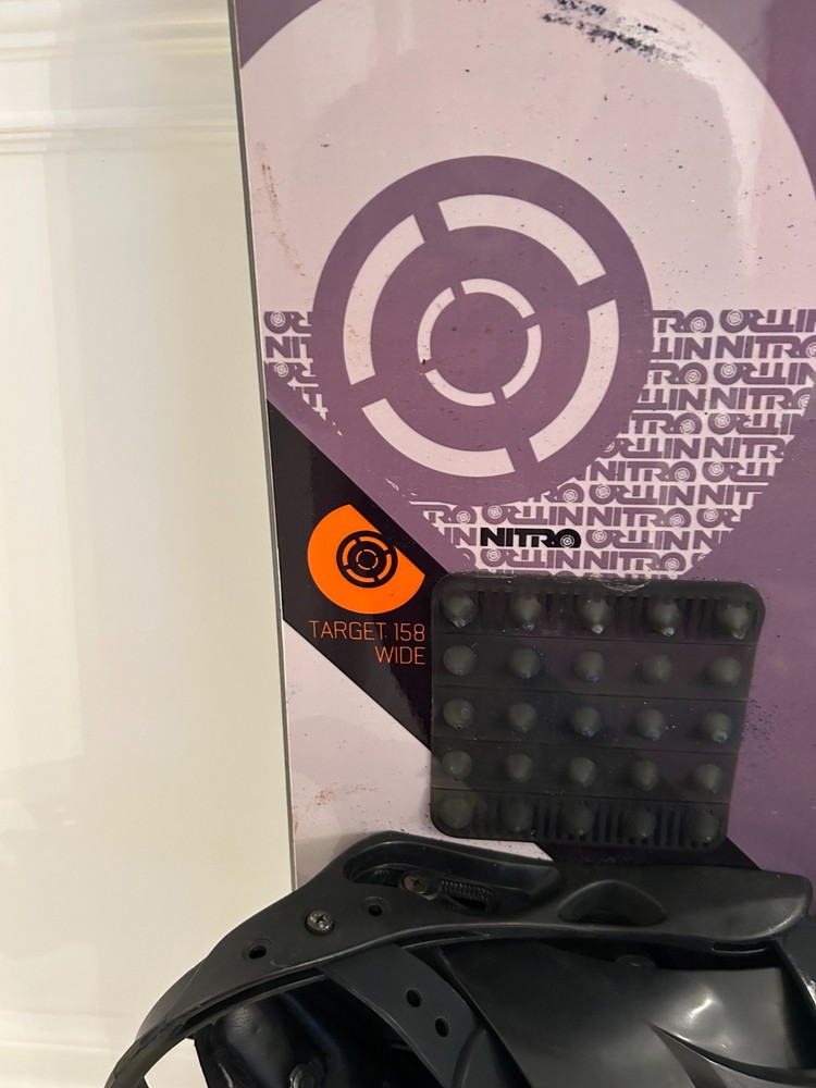 Nitro Target 158 Snowboard w/ bindings
