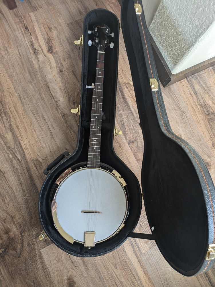Savannah 5 String Banjo With Free Hardshell Case