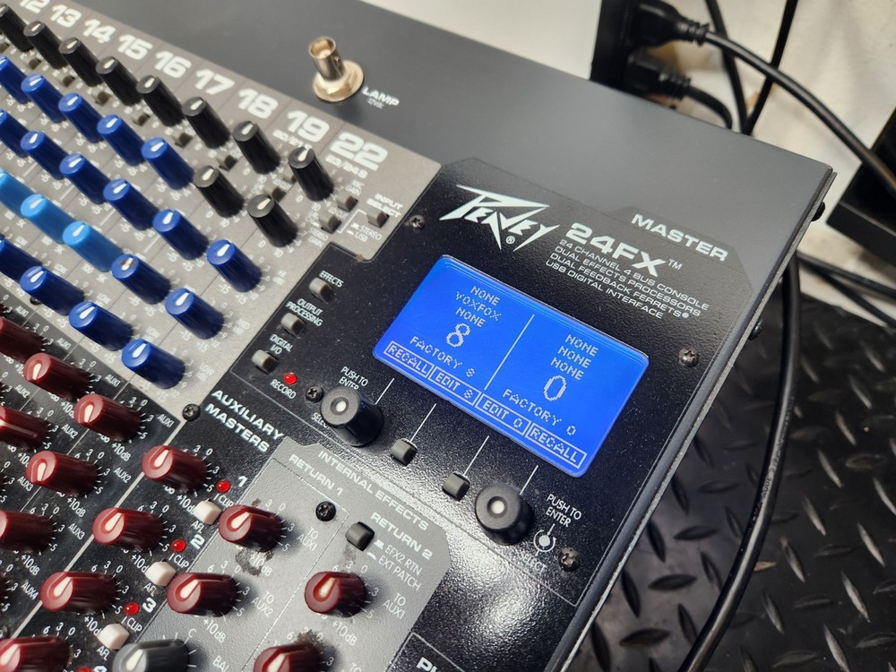 Peavy 24FX 24 Channel Mixer-Tested