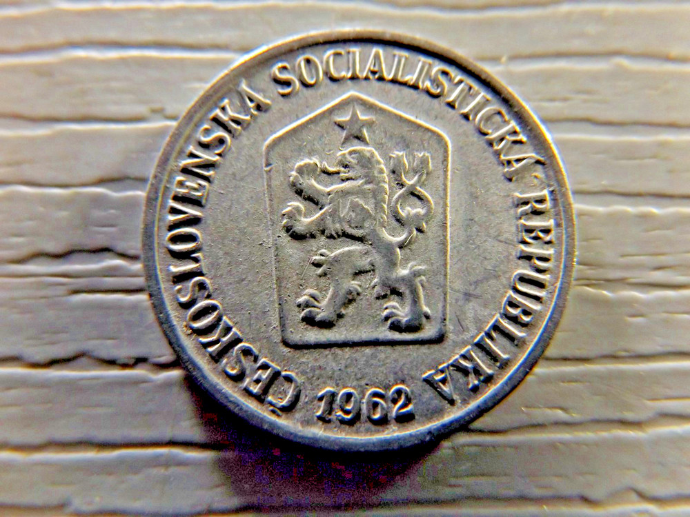 CZECHOSLOVAKIA 1962 10 Haleru