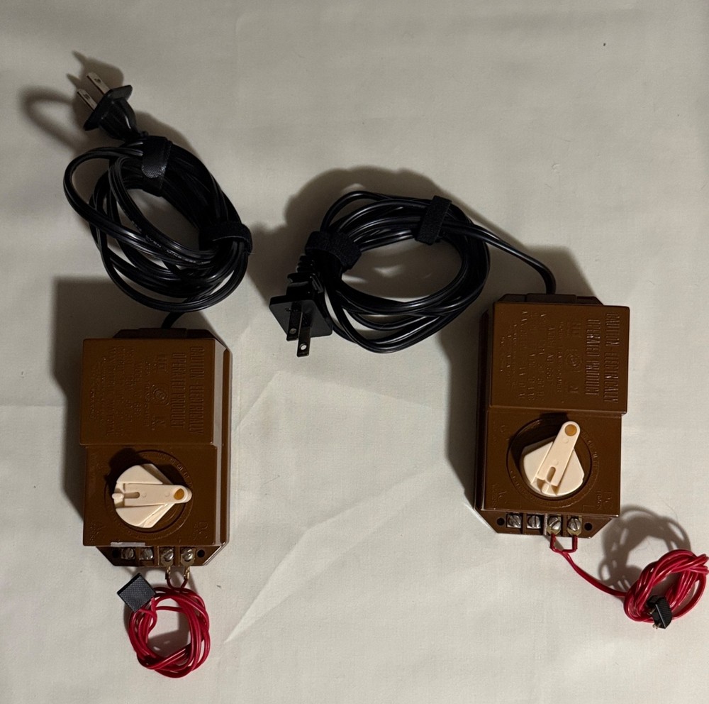 (2) Bachmann Transformer 6607 HO & N Scale Train Power Pack With Hook Up Cable