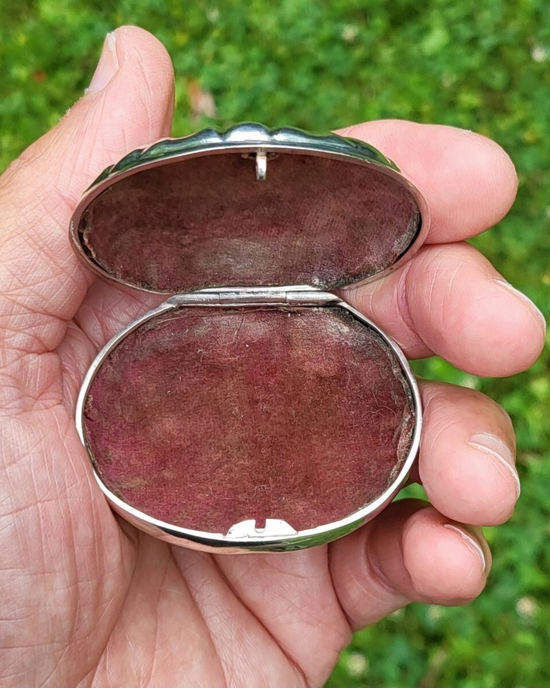 Ca. 1780 Continental Rococo Silver Repousse Shell Form Box period leather lining
