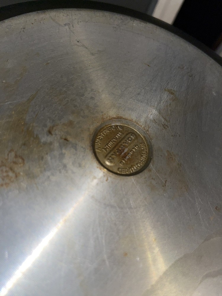 Scanpan Ceramic Titanium Pot With Lid**peeled Coating Inside **