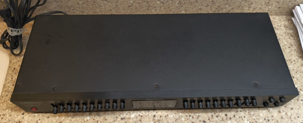 AudioSource - Model EQ Eight/Series II - 10 Band Graphic Equalizer - tested