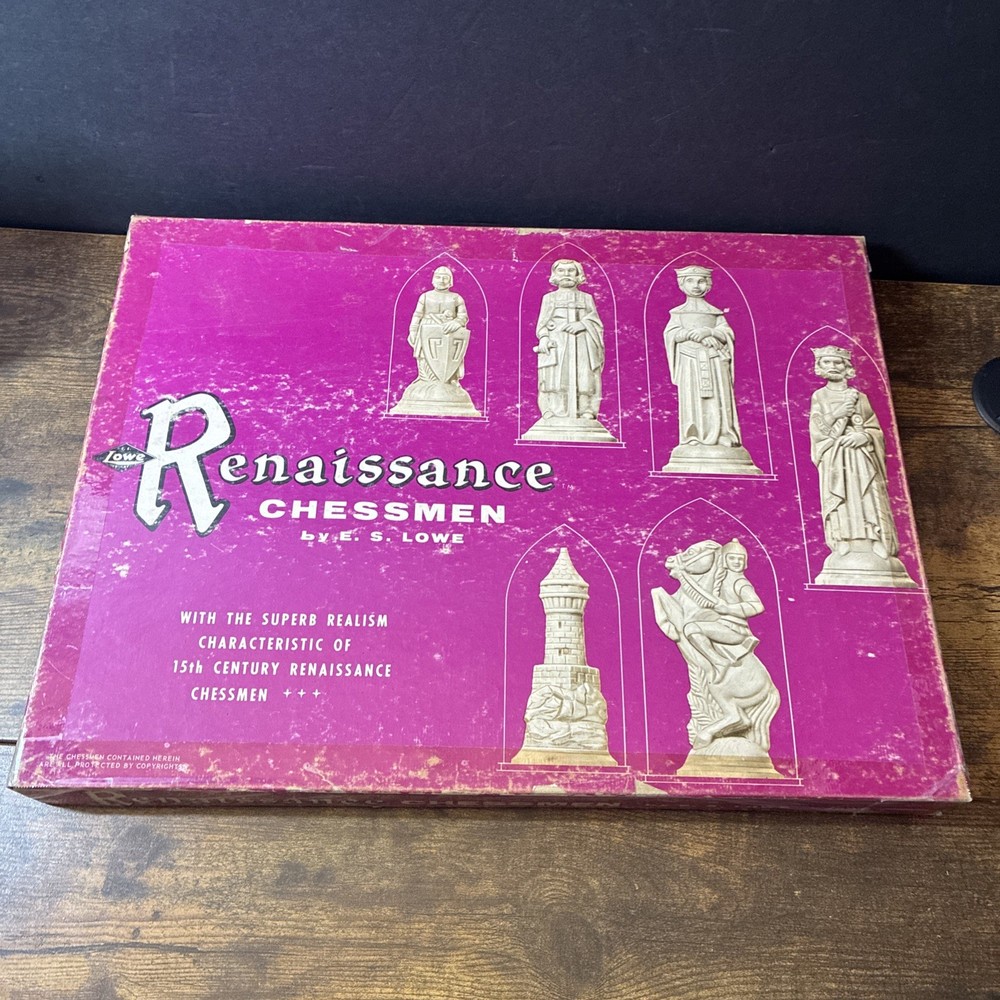 Vtg 1959 E.S. LOWE RENAISSANCE CHESSMAN CHEST SET (Missing 1 Pawn) -Acceptable