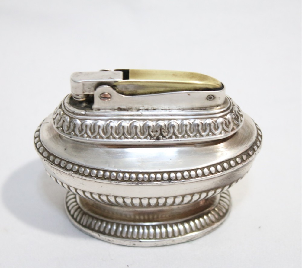 Vintage Silver Plate Ronson "QUEEN ANNE " Table Lighter Working Condition