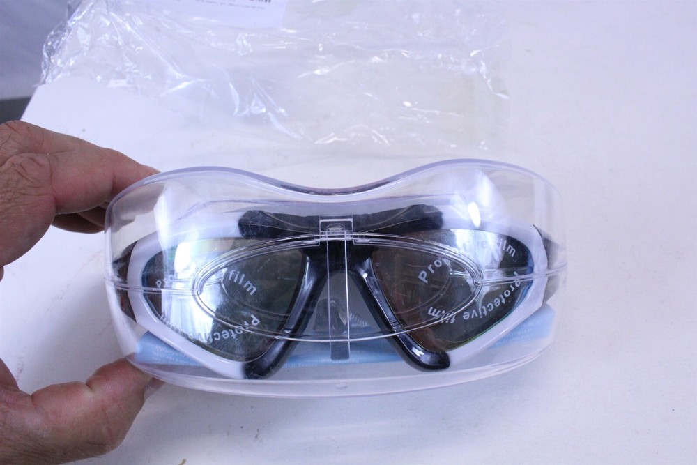 Unisex Swimming Goggles Adjustable with Rigid Storage Case Black / White