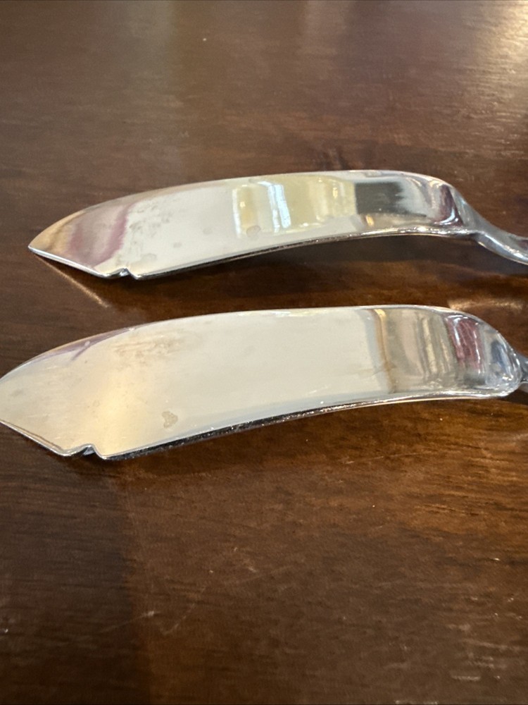 Wallace Silver Monkey Solid 7 1/8” Butter Knife 2 Total Sold Each Look