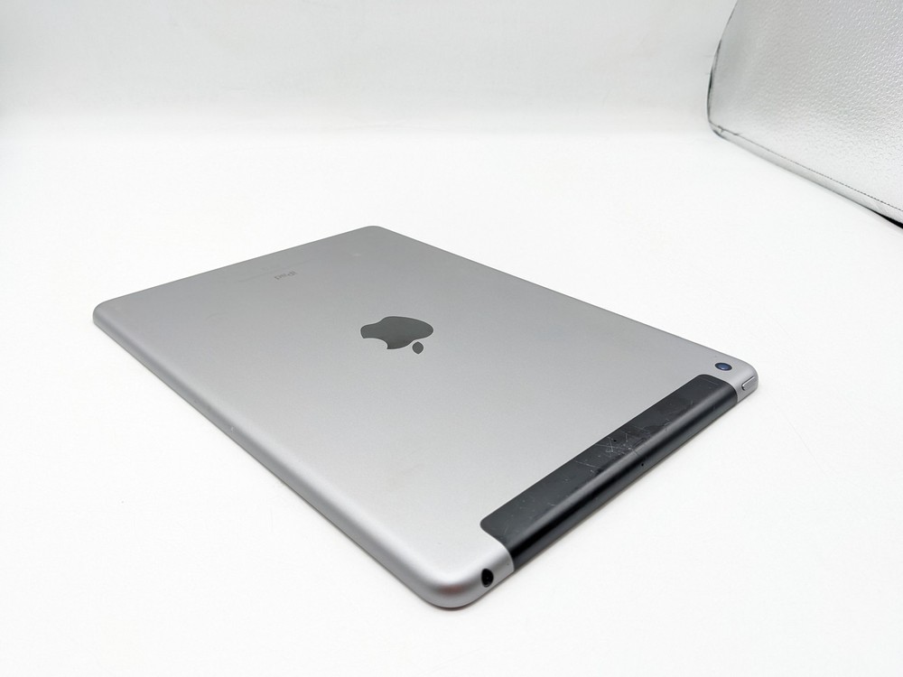 Apple iPad 5 (2017) 9.7" 128GB Space Gray WiFi+Cellular - Grade D