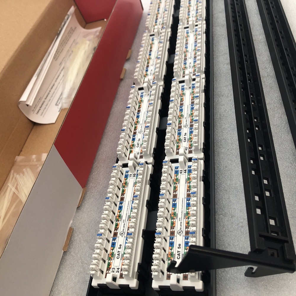 Olegrand 48845C5E 48-Port Communication Circuit Accessory Panel