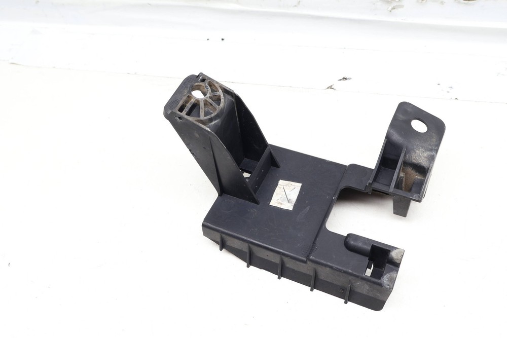 VW PASSAT 2.0L - Right Blind SPOT Detection Sensor / Module Bracket (Master)