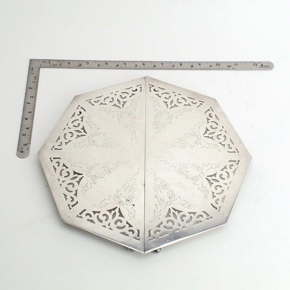 85530 Universal Landers Frary & Clark Silverplate 9"+ Octagonal Expanding Trivet