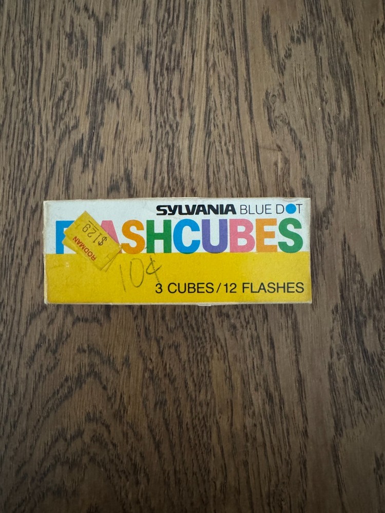 Vintage Sylvania Flashcubes BlueDot