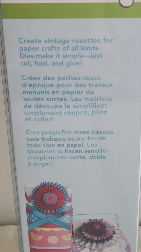 Cuttlebug Scallop Rosette Kit