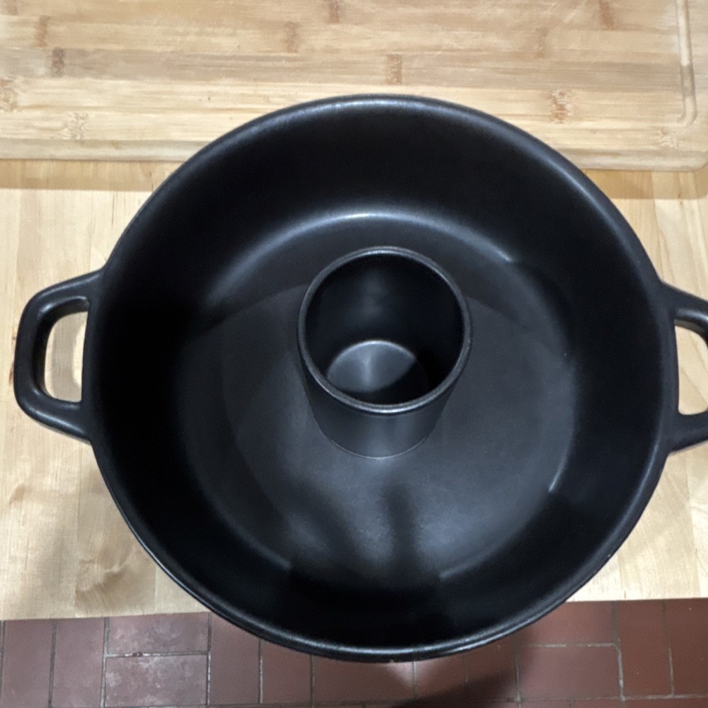 Technique Flame Black Ceramic Round Roasting Tray with Handles