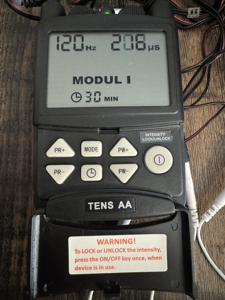 TENS AA (Transcutaneous Electrical Nerve Stimulation)