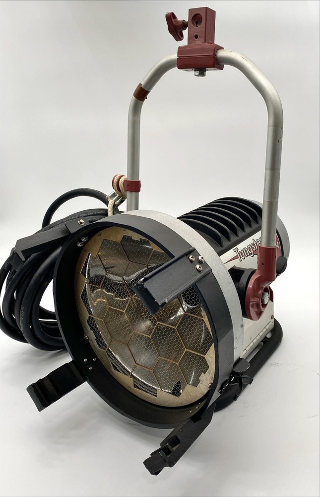 Mole-Richardson 6731 2000w Tungsten Variable Focus PAR Light